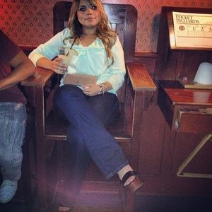 Meet your Posher, Claudia